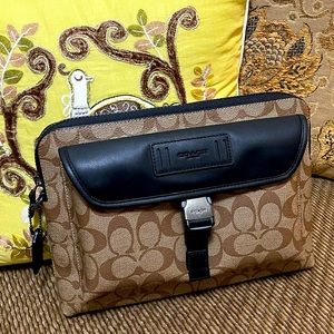 Authentic Coach Ranger Pouch In Signature Canvas Clutch